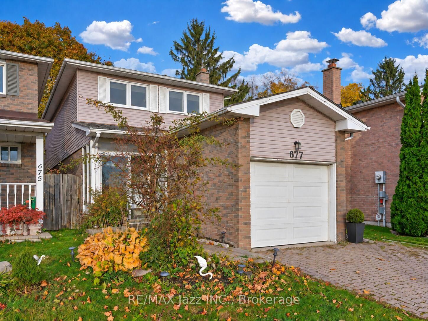Property Photo:  677 Grandview Drive  ON L1H 7V9 