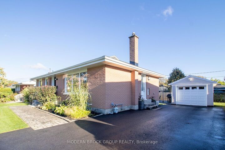 Property Photo:  10 Manor Drive  ON K6V 3E6 