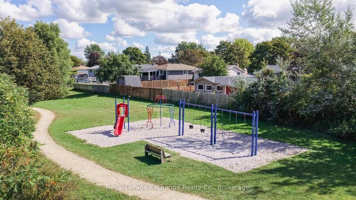 Property Photo:  672 Palmateer Drive  ON N2Z 1R4 