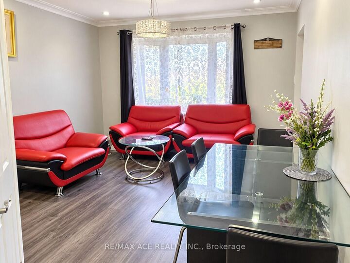 Property Photo:  6 Shawford Crescent Main  ON M1G 1V8 
