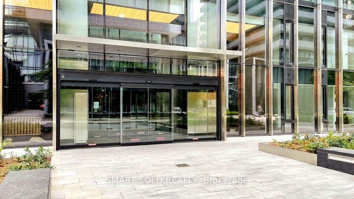 Property Photo:  55 Charles Street E Th05  ON M4Y 0J1 