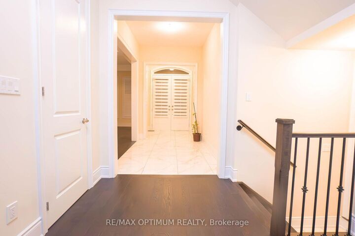 Property Photo:  24 Selwood Drive  ON L6P 4R5 