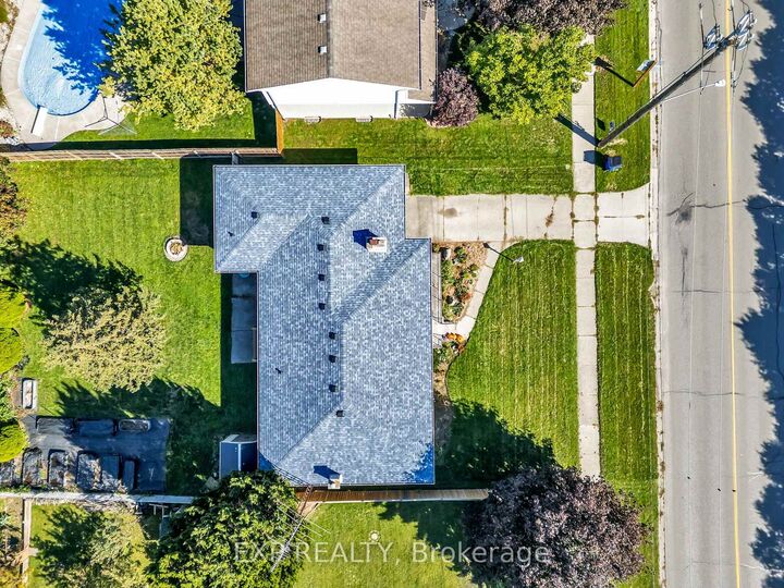 Property Photo:  623 King Street W  ON N7M 1H7 