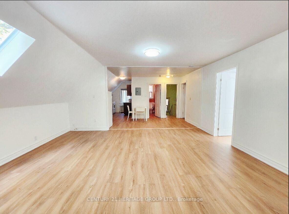 Property Photo:  1356 Avenue Road 3  ON M5N 2H2 