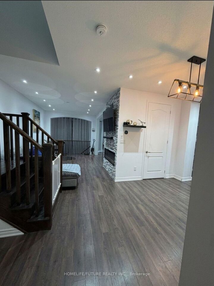 Property Photo:  80 Phyllis Drive  ON L7C 4E2 