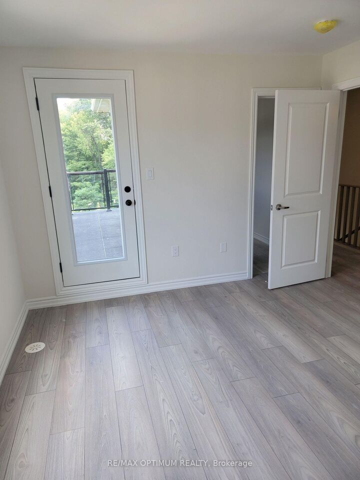 Property Photo:  20 Knotsberry Circle 19  ON L6Y 6G1 