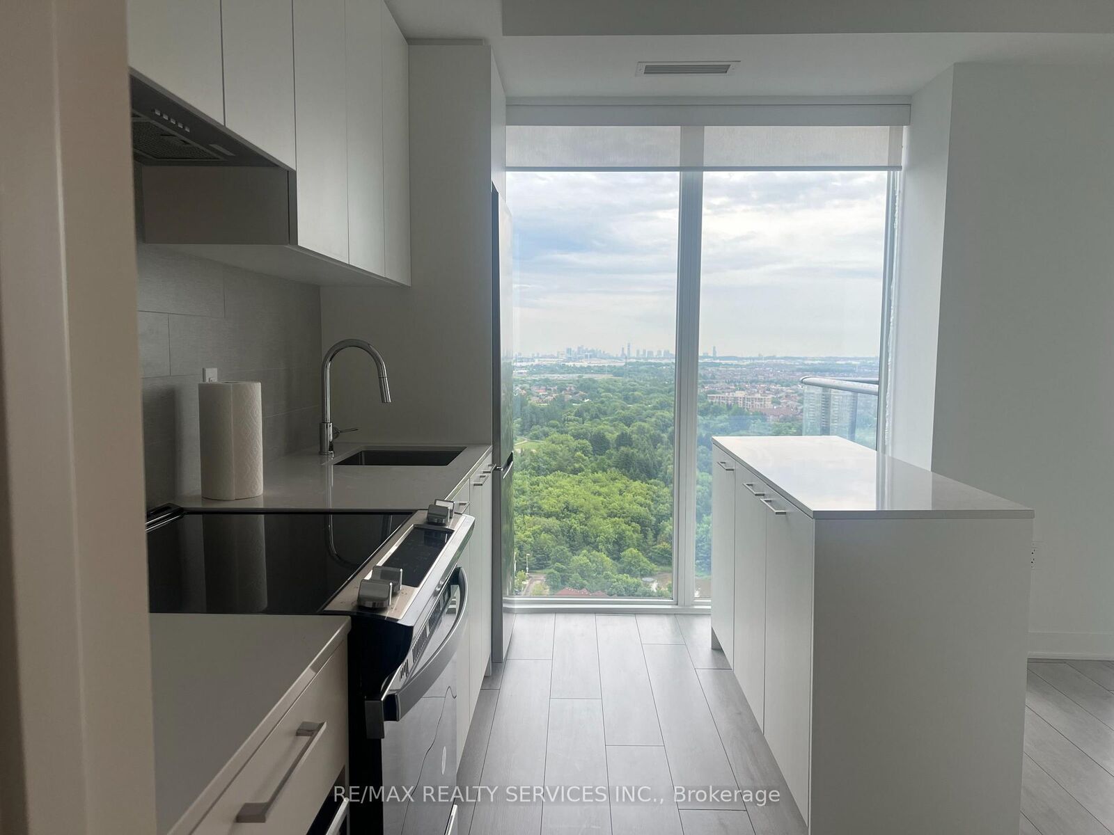 Property Photo: 260 Malta Avenue 2204 ON L6Y 6L7