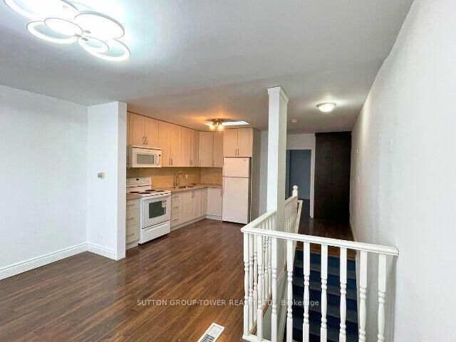 Property Photo:  1429 Kingston Road 1A  ON M1N 1R4 