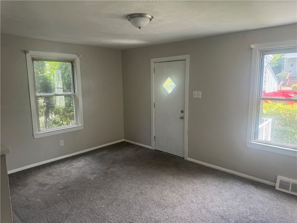 Property Photo:  549 Farnsworth Ave  PA 15025 