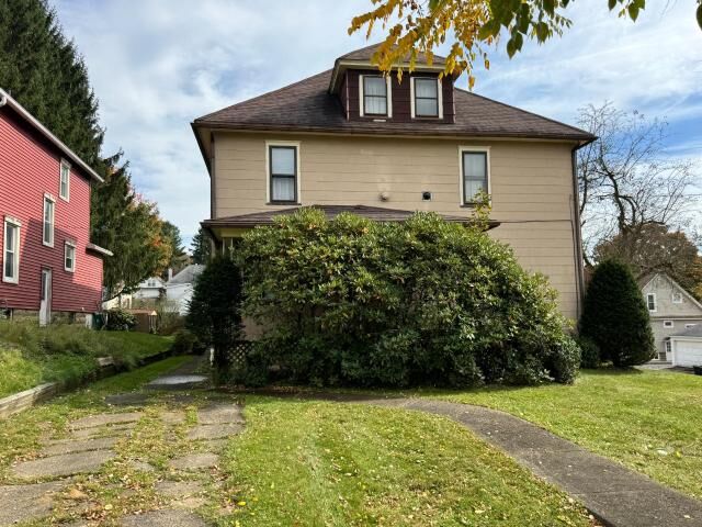 Property Photo:  202 Central Avenue  PA 16365 