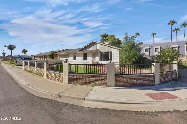 Property Photo: 2002 W Bluefield Avenue AZ 85023