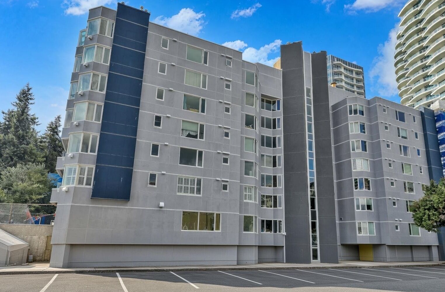 Property Photo:  15111 Russell Avenue 502  BC V4B 2P4 