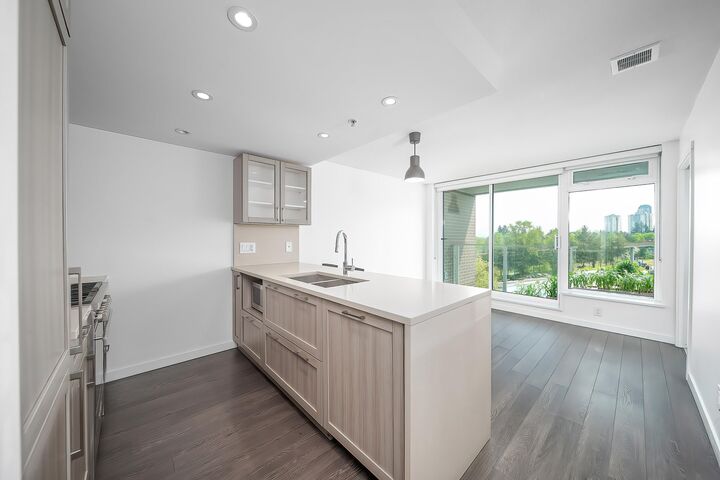 Property Photo:  5665 Boundary Road 915  BC V5R 0E4 