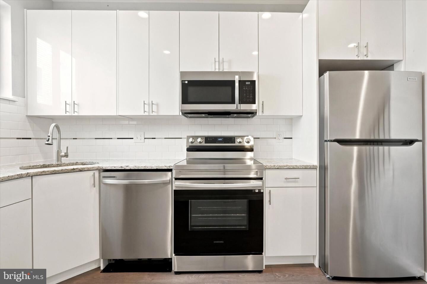 Property Photo: 2044 N Fifth Street PA 19122