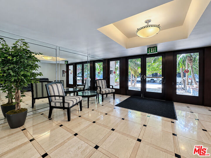 Property Photo: 1262 S Barrington Ave, Unit 304 CA 90025
