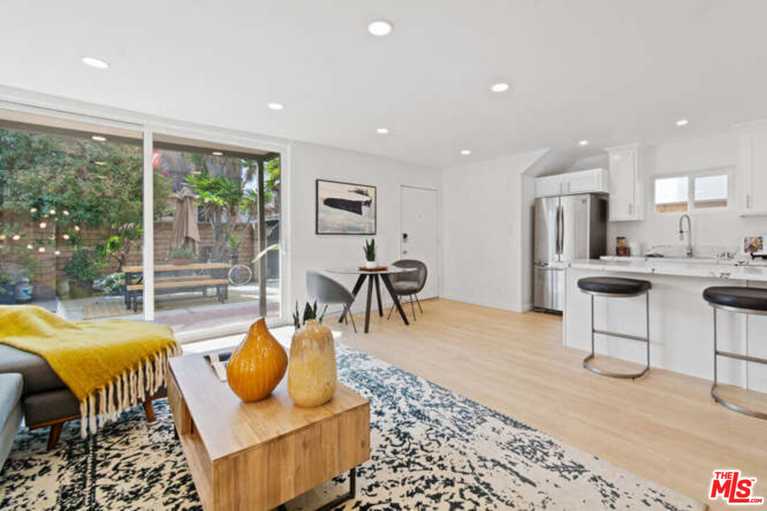 Property Photo:  41 29th Ave, Unit 1  CA 90291 