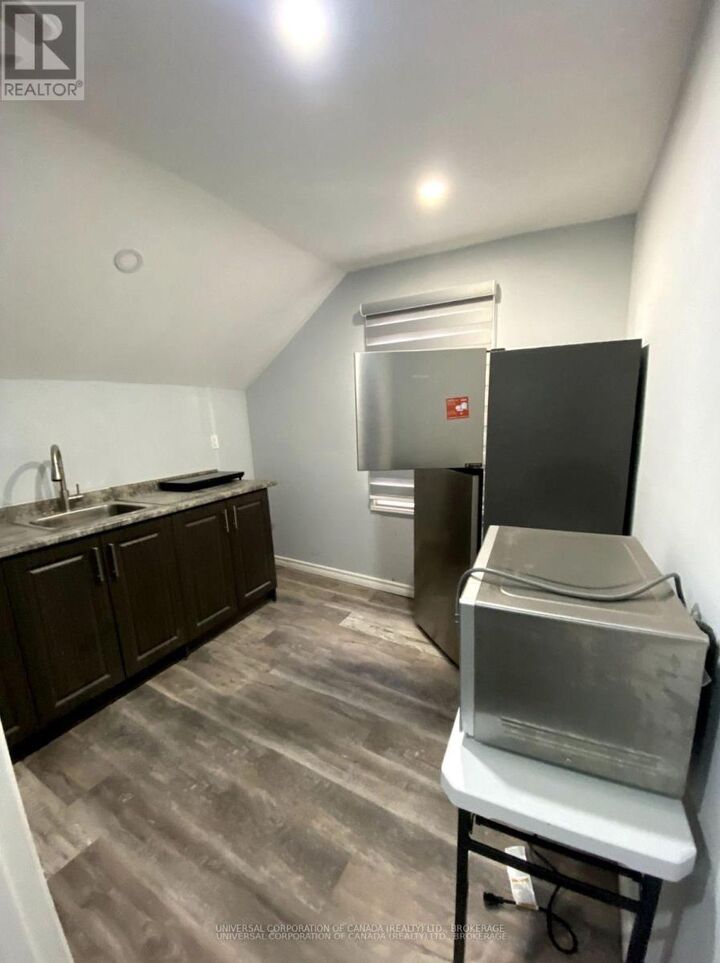 Property Photo:  137 Ross Street  ON N5R 3X9 