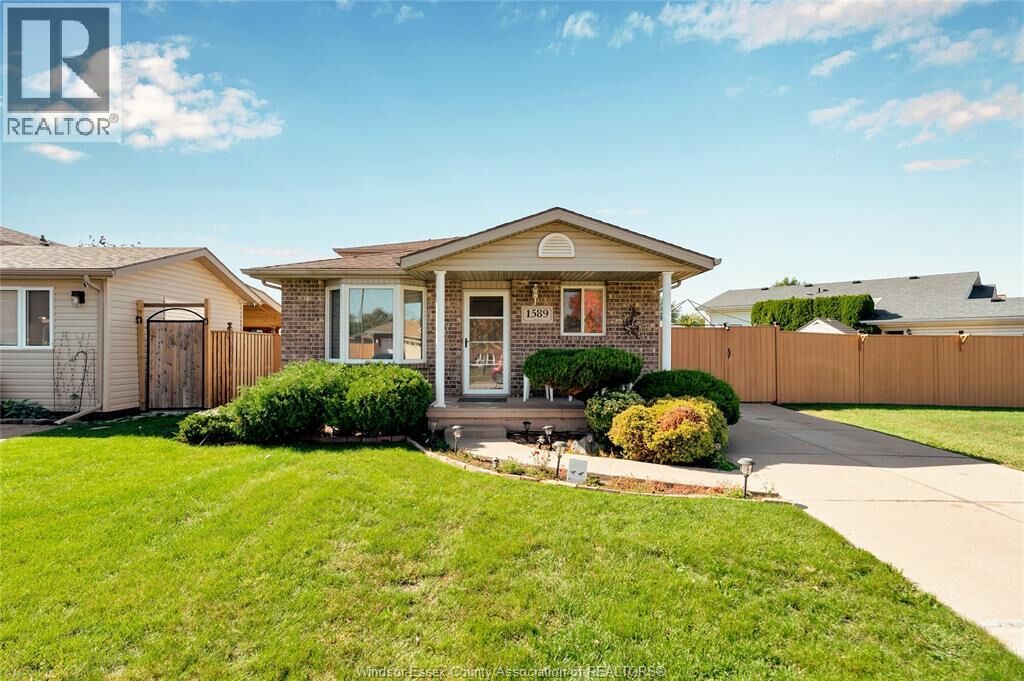 Property Photo:  1589 Blairwood Crescent House  ON N8W 5N9 