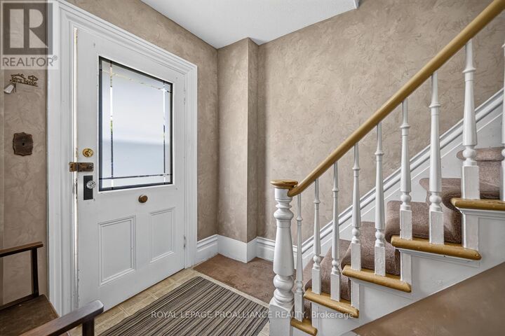 Property Photo:  529 Dibble Street West  ON K0E 1T0 