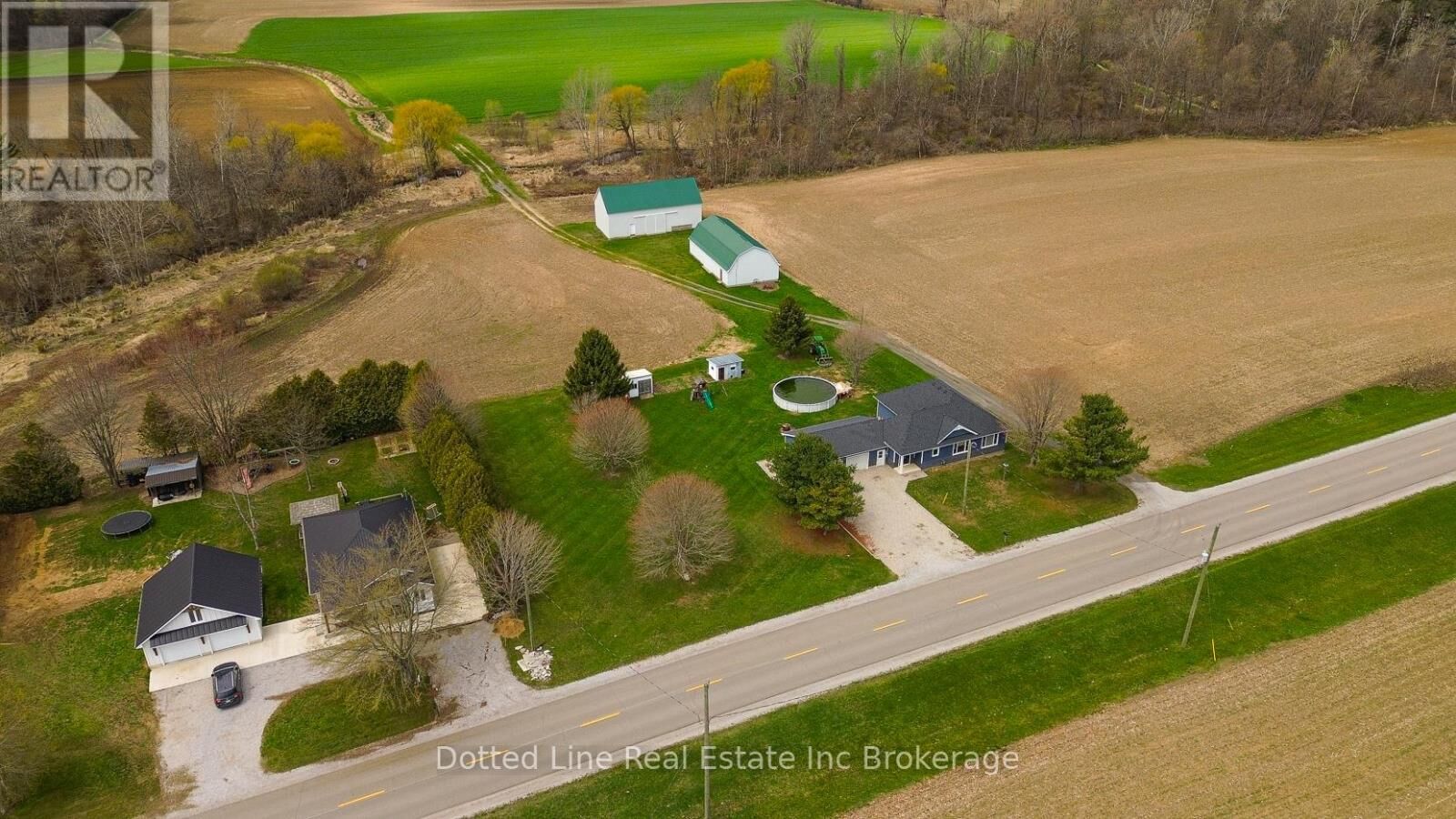 Property Photo:  573 Norfolk County Rd 28 Road West  ON N0E 1G0 