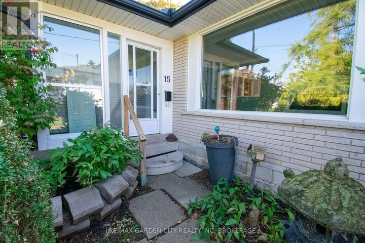 Property Photo: 15 Karen Crescent ON L3M 2E3