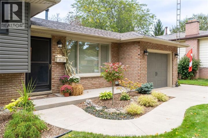 Property Photo:  19 Glengarry Crescent  ON N7L 4J1 
