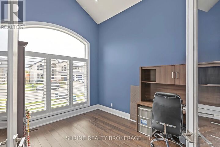 Property Photo:  977 Longworth Road  ON N6K 0C9 