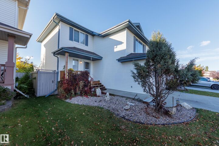 Property Photo:  553 Glenwright Crescent NW  AB T5T 6K8 