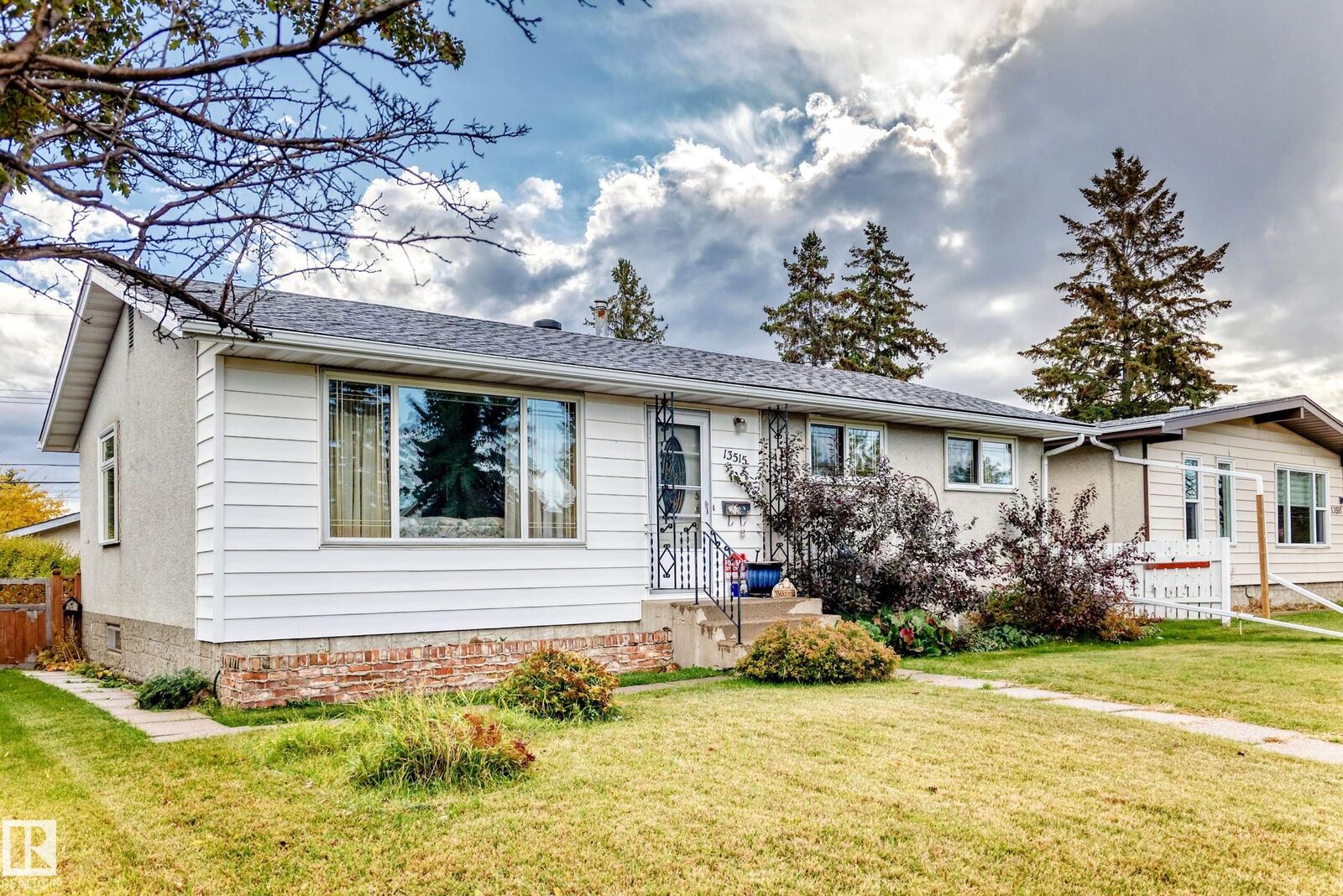 Property Photo:  13515 86 Street NW  AB T5E 3B6 