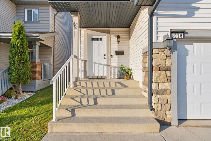 Property Photo:  3026 16A Avenue NW  AB T6T 0P8 