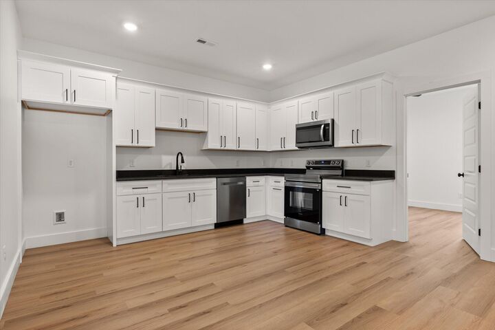 Property Photo:  142 Oakwood Drive  TN 37379 