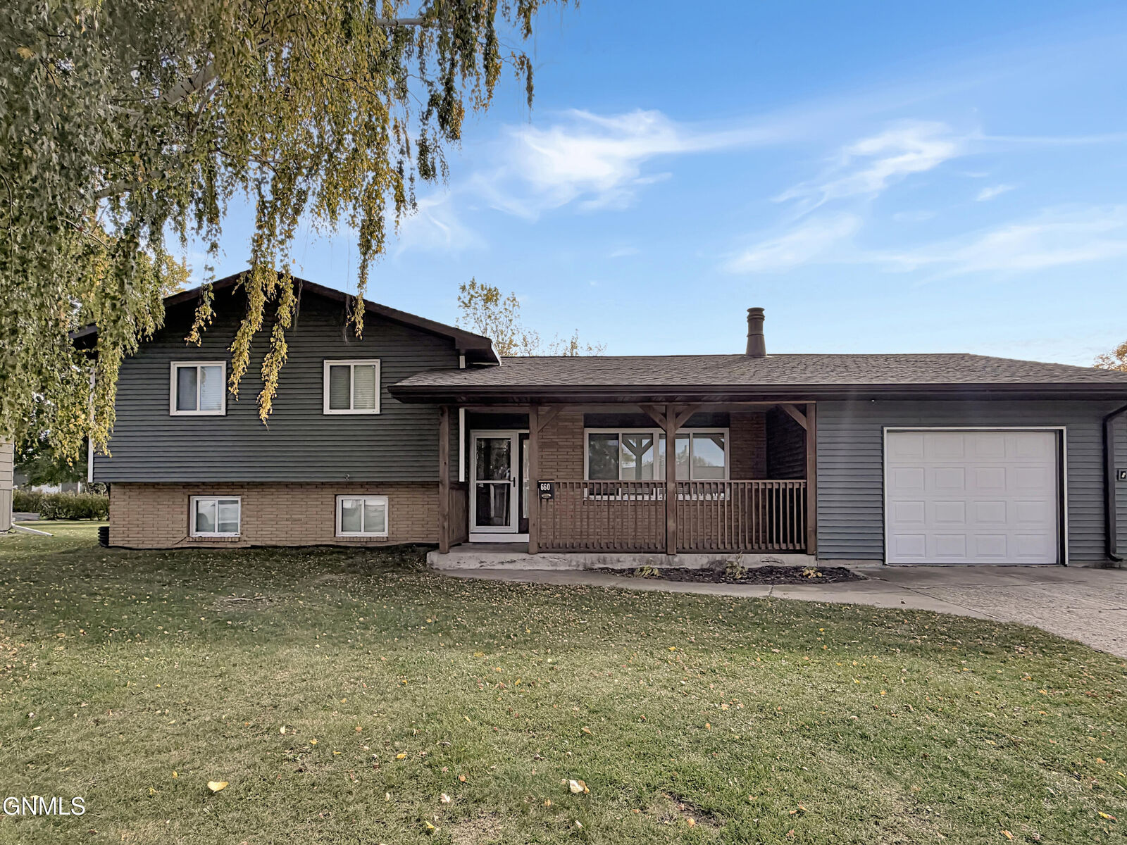 Property Photo:  660 6th Street S  ND 58421 