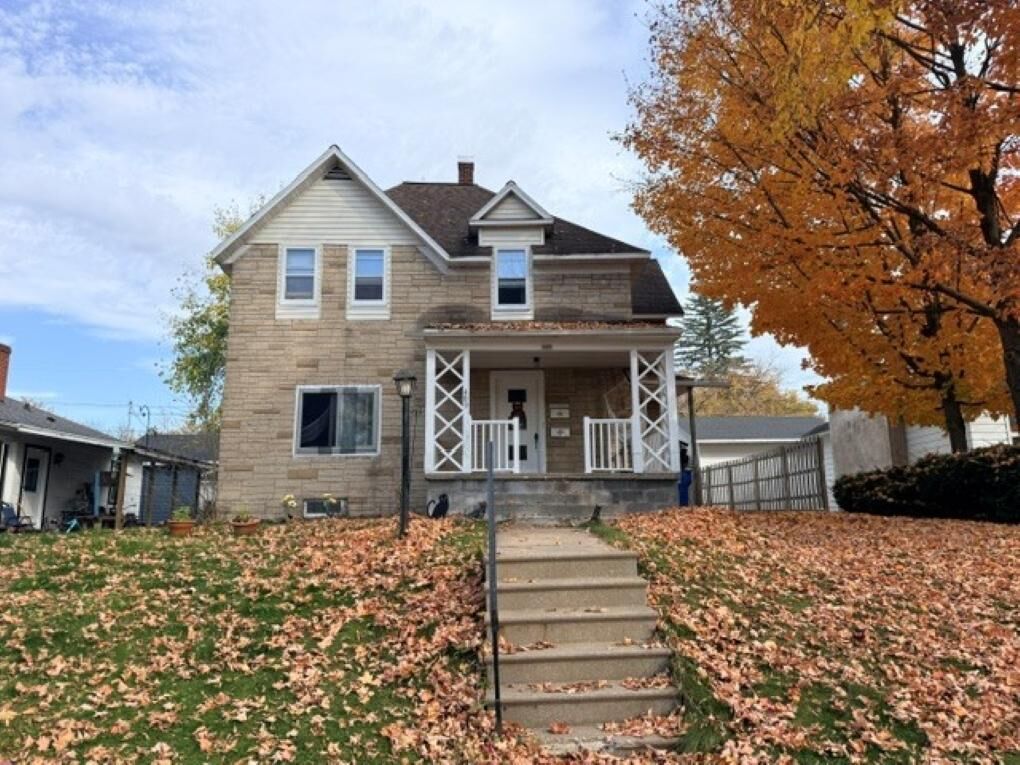 Property Photo: 409 Pier St WI 54452