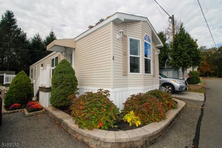 Property Photo: 4 Makepeace Rd NJ 07438