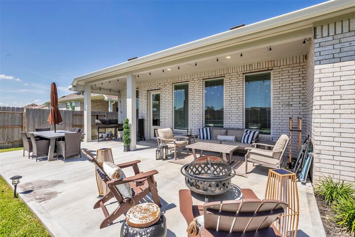 Property Photo:  13213 Harbor Point Drive  TX 77539 