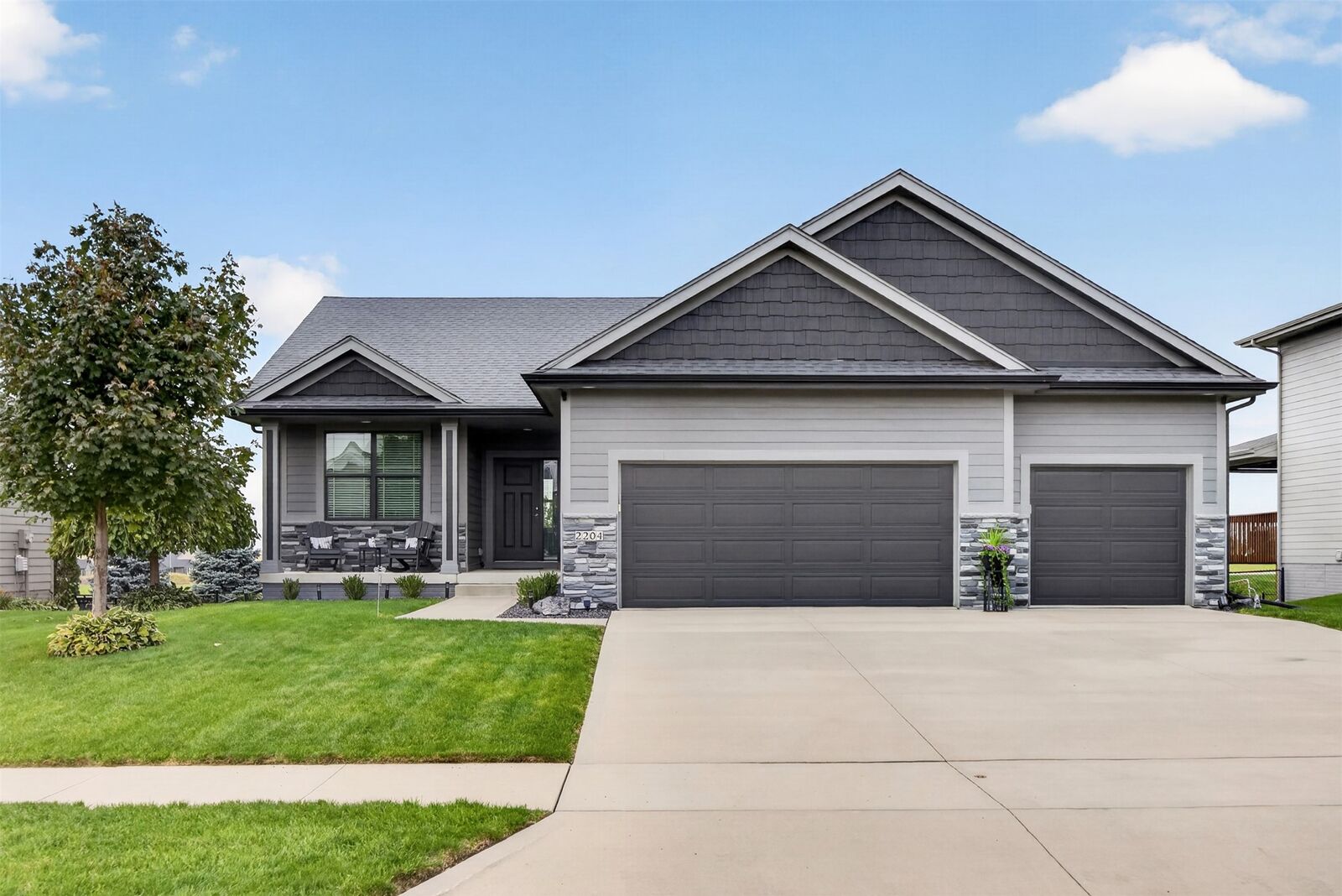 Property Photo: 2204 NE 17th Street IA 50021