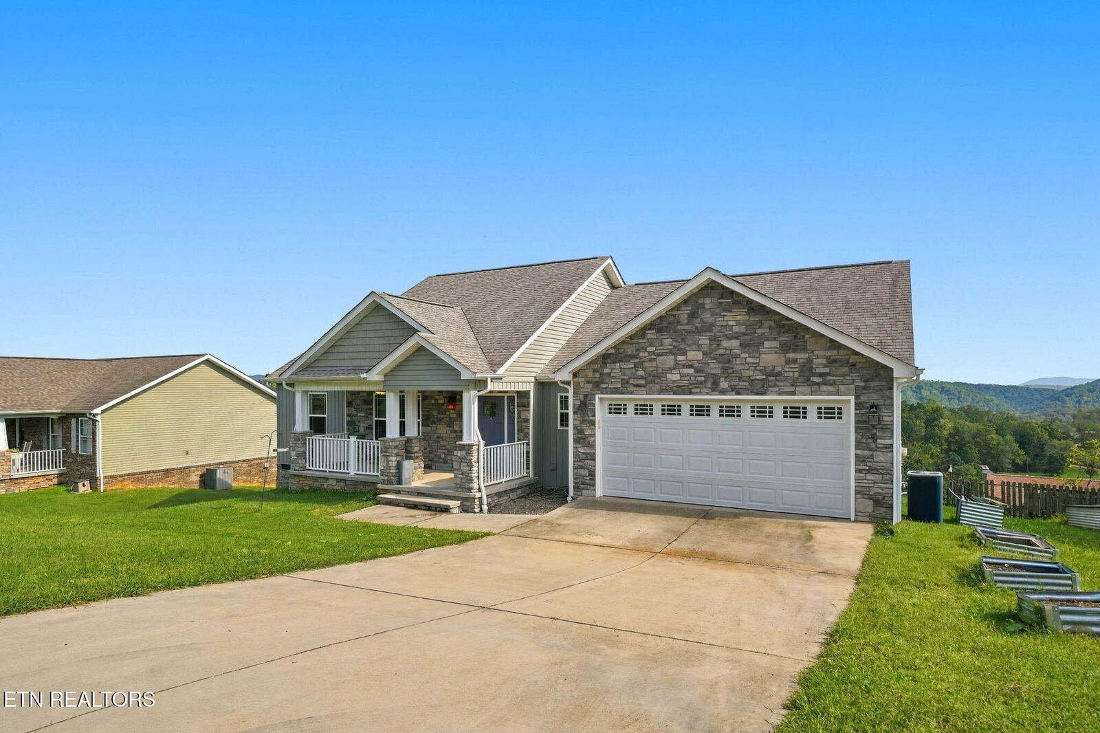 Property Photo: 224 N Glen Rd TN 37807