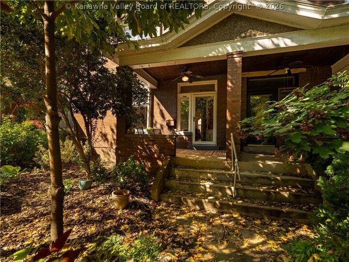 Property Photo:  9 Arlington Court  WV 25301 