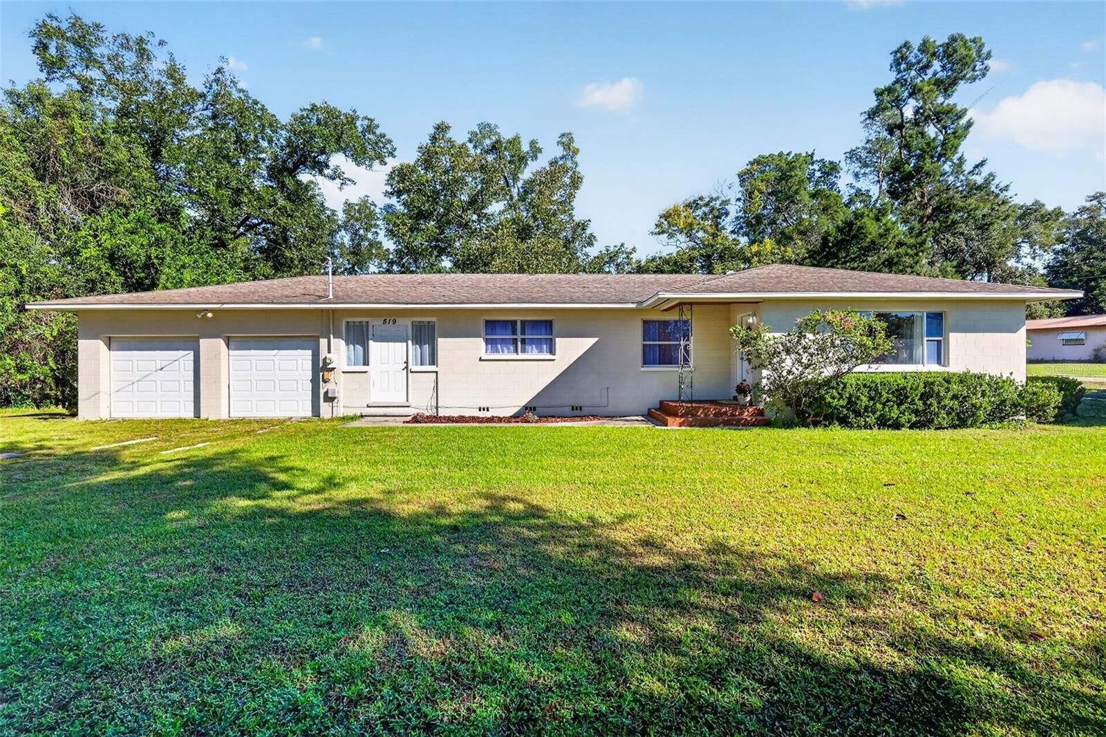 Property Photo:  519 Huey Street  FL 34785 