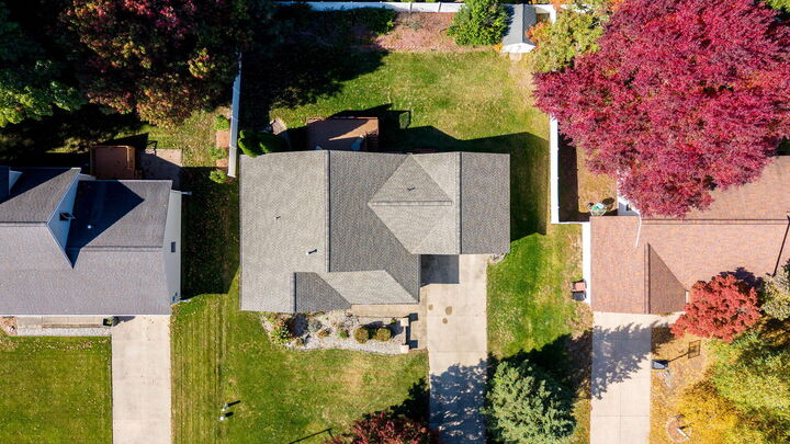 Property Photo: 2515 Oak Forest Drive MI 49424