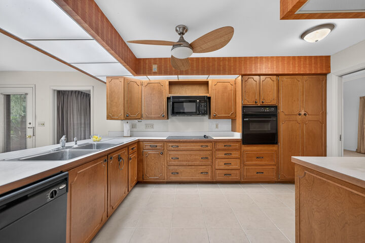 Property Photo:  100 Forsythe Lane  IL 60115 