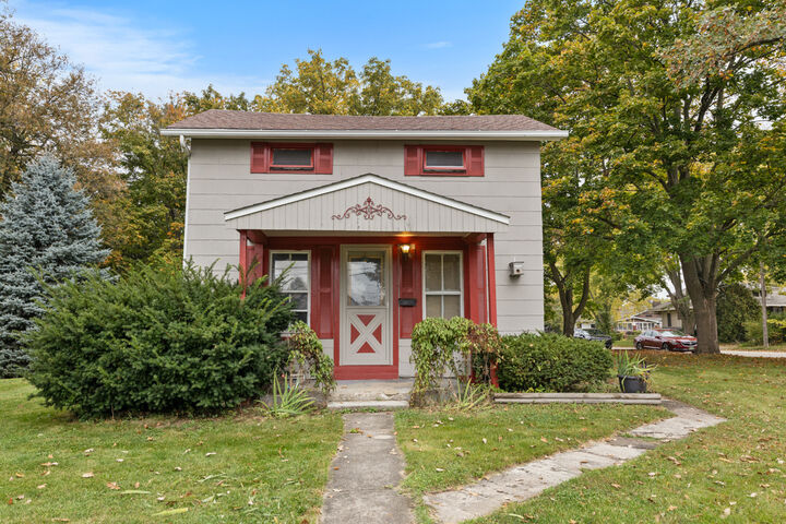 Property Photo:  704 W Grant Highway  IL 60152 
