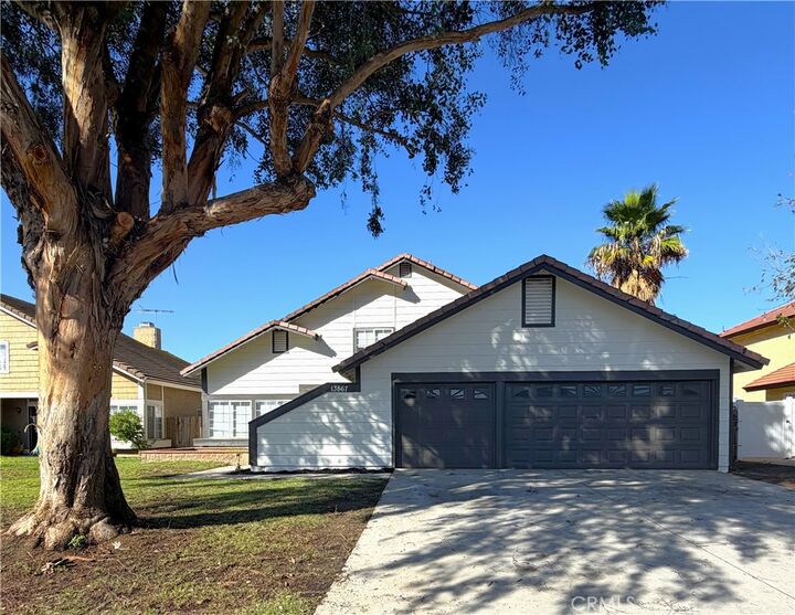 Property Photo:  13867 Calada Drive  CA 92553 