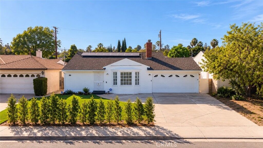 Property Photo: 1817 N Hollywood Way CA 91505