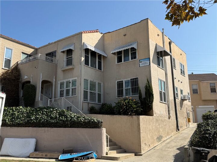 Property Photo:  2116 S Palm Grove Avenue  CA 90016 