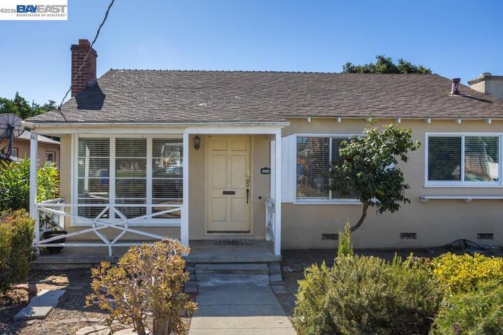 Property Photo:  2223 Lessley Ave  CA 94546 