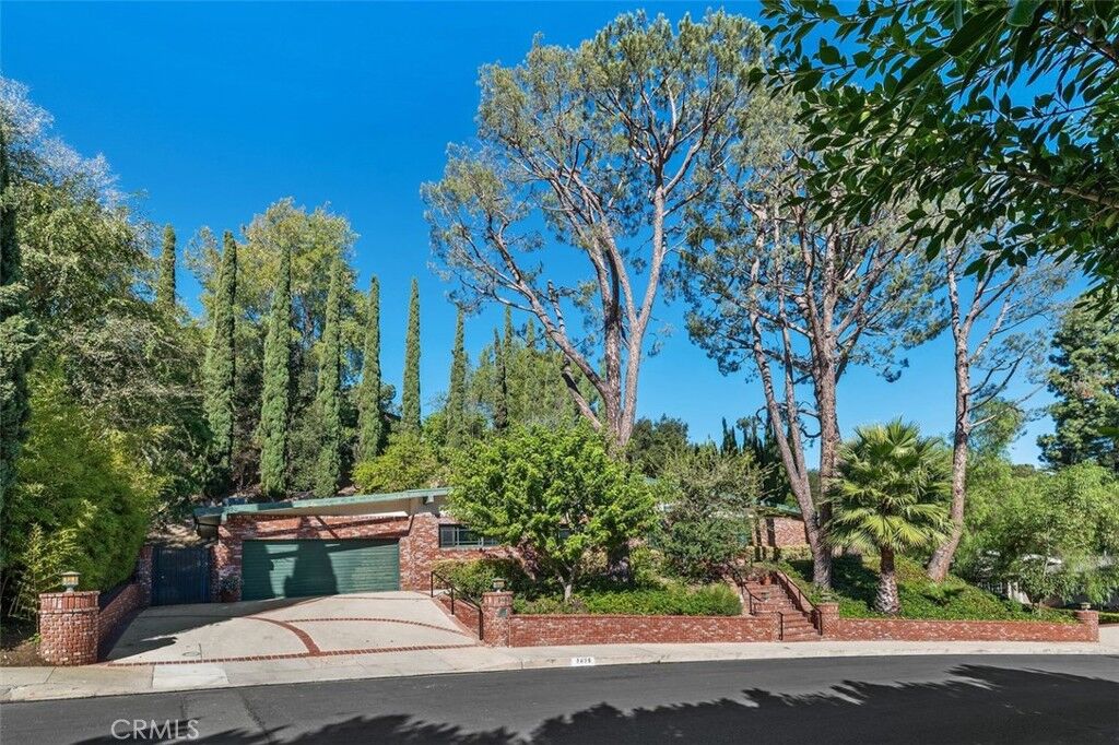 Property Photo:  3635 Royal Woods  CA 91403 