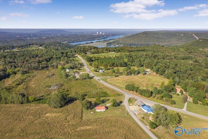 Property Photo: 25 County Road 18 AL 35744