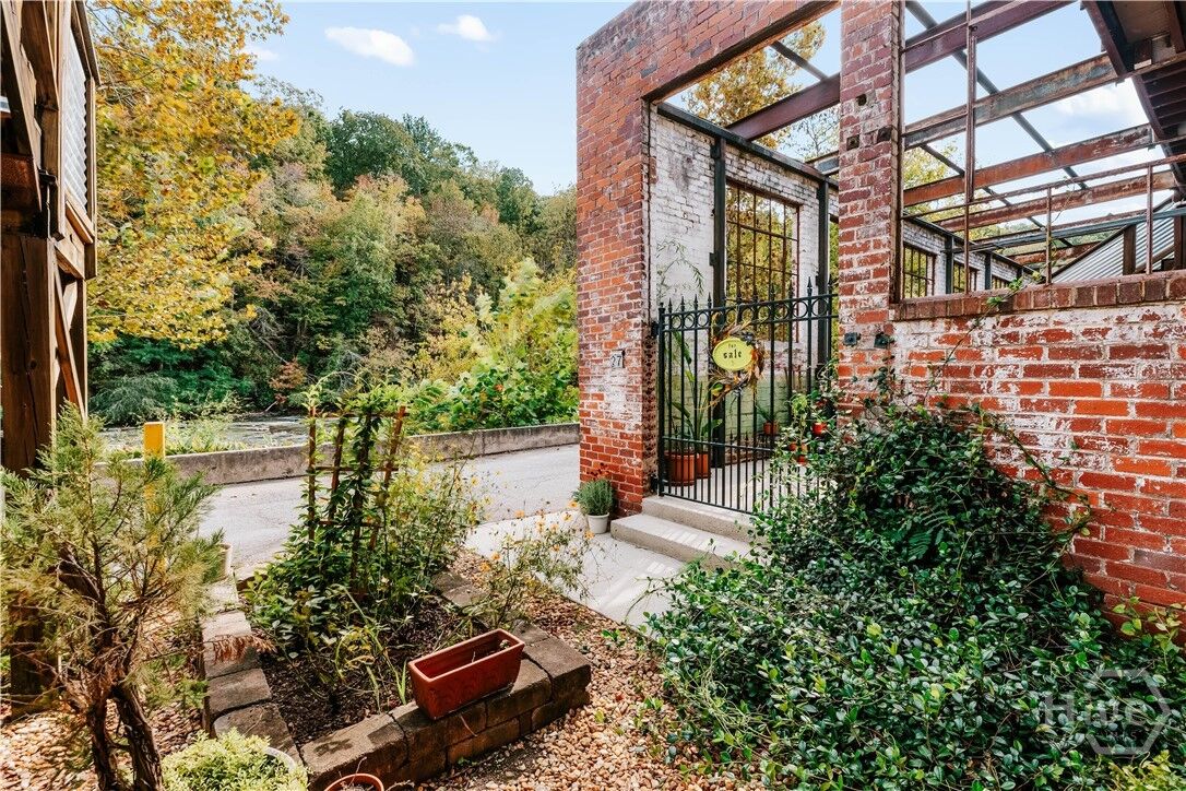 Property Photo:  585 White Circle 27  GA 30605 
