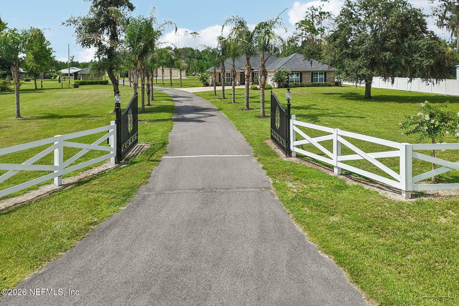 Property Photo: 122 Macon Road FL 32177